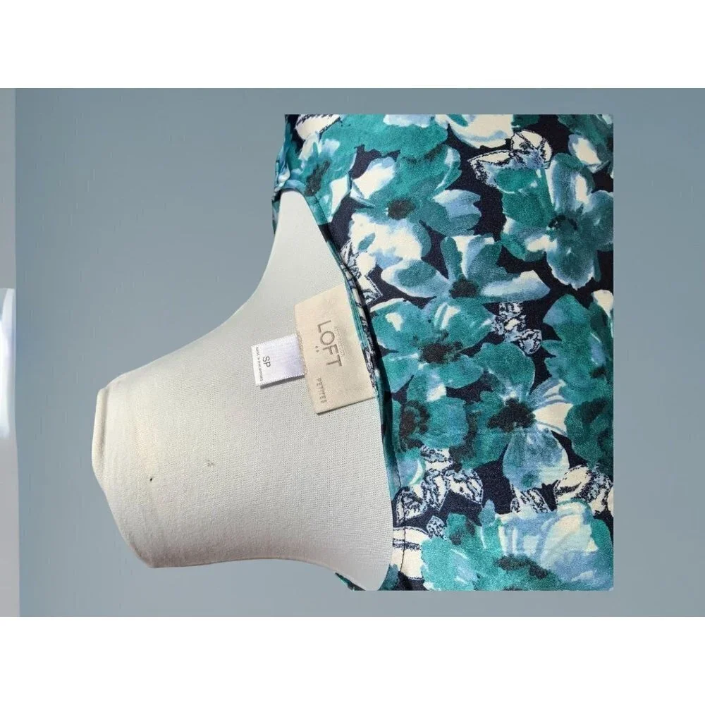 Ann Taylor Loft petite turquoise sleeveless cowl neck floral spandex blouse PS - Picture 4 of 10
